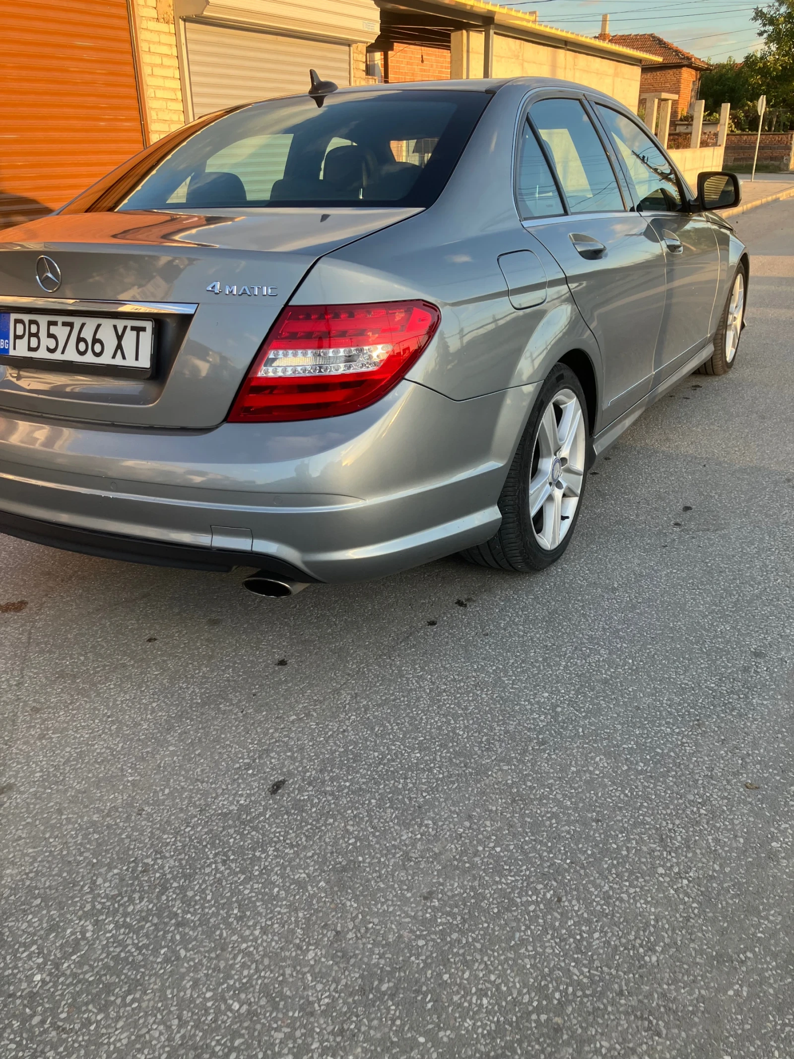 Mercedes-Benz C 300, снимка 5 - Автомобили и джипове - 56585892