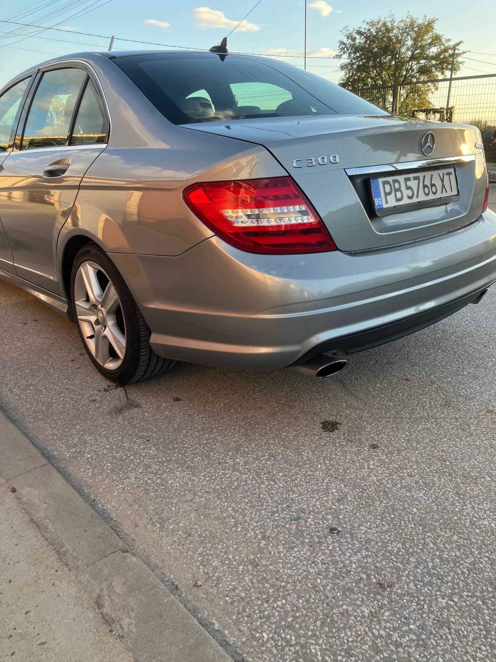 Mercedes-Benz C 300, снимка 4 - Автомобили и джипове - 56585892