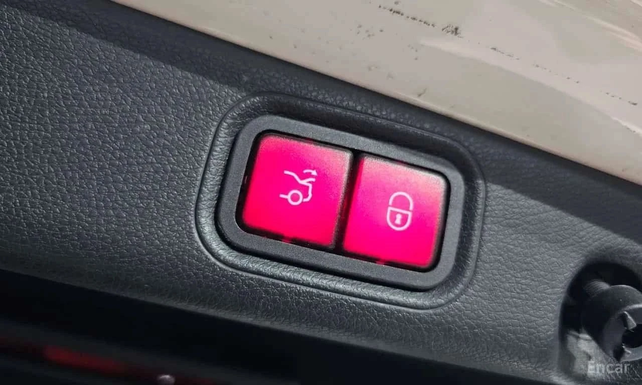 Mercedes-Benz E 300, снимка 15 - Автомобили и джипове - 56709757