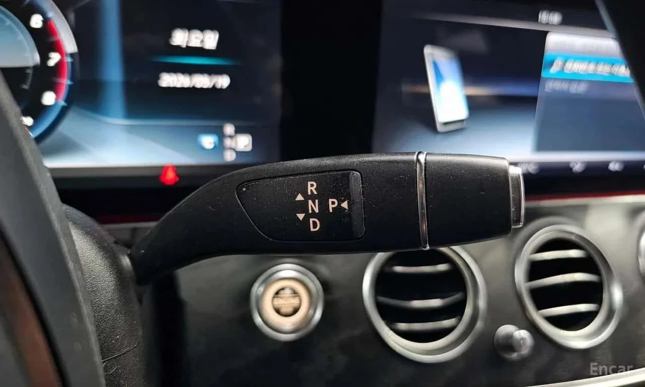 Mercedes-Benz E 300, снимка 16 - Автомобили и джипове - 56709757