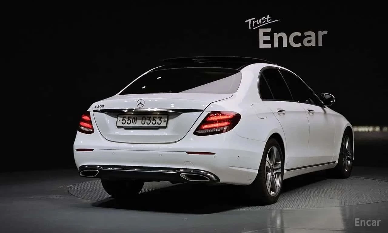 Mercedes-Benz E 300, снимка 2 - Автомобили и джипове - 56709757