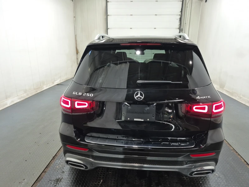 Mercedes-Benz GLC 250 * CARFAX * БЕЗ ПЪРВОНАЧАЛНА ВНОСКА, снимка 4 - Автомобили и джипове - 52707509