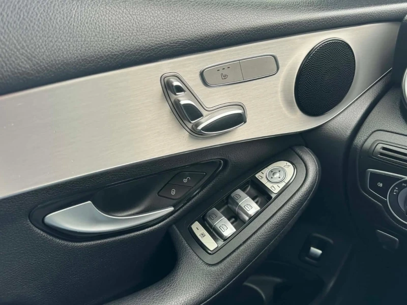 Mercedes-Benz GLC * 300 * CARFAX * , снимка 11 - Автомобили и джипове - 53035697