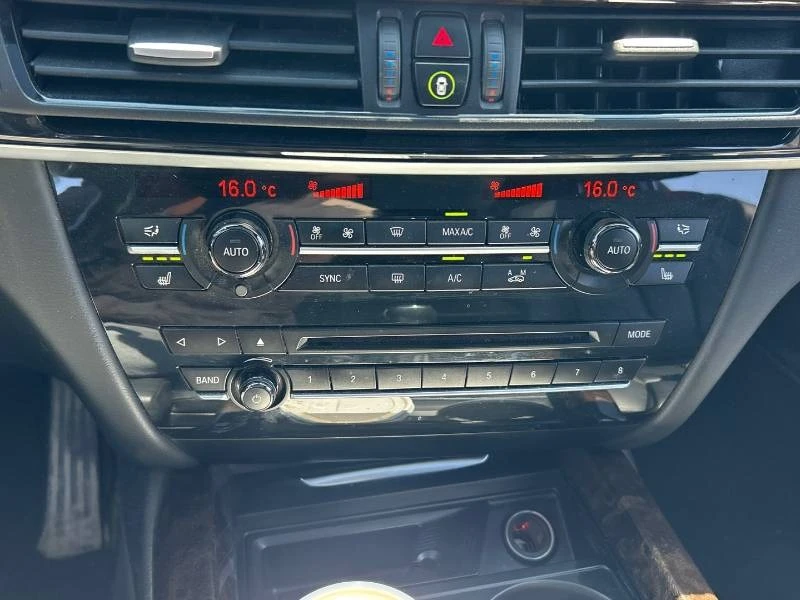 BMW X5 * xDrive50i * HUD * DIGITAL * PANO * CARFAX, снимка 11 - Автомобили и джипове - 55435390