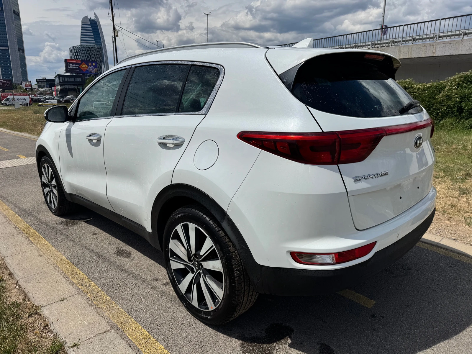 Kia Sportage 1.7CRDI-AUTO-NAVI, снимка 5 - Автомобили и джипове - 46535128
