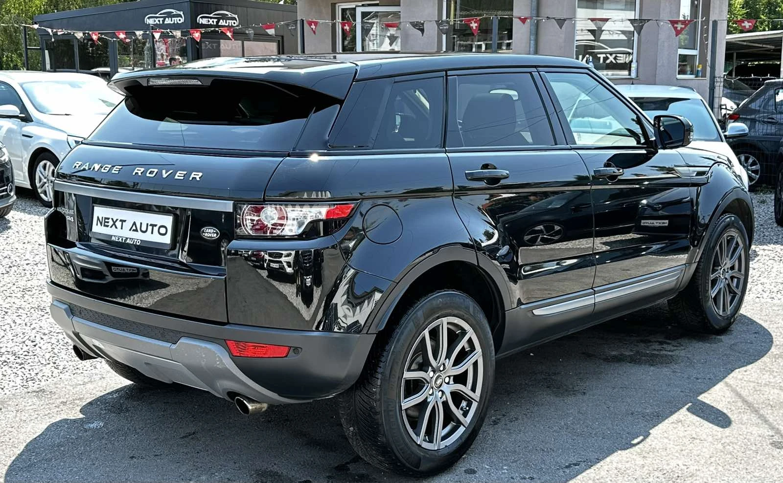 Land Rover Range Rover Evoque SPORT 2.0i 241HP PANO CAMERA SWISS - изображение 5
