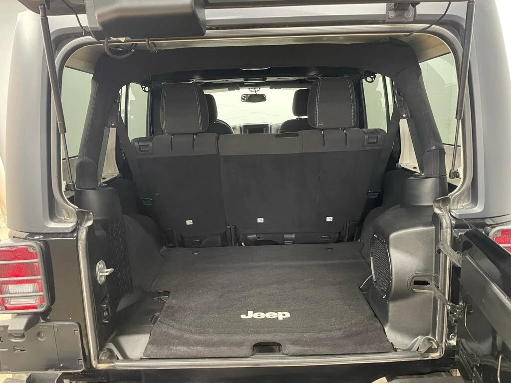 Jeep Wrangler Unlimited Sahara * 4WD* АвтоКредит* (ЦЕНА ДО БГ) - изображение 5