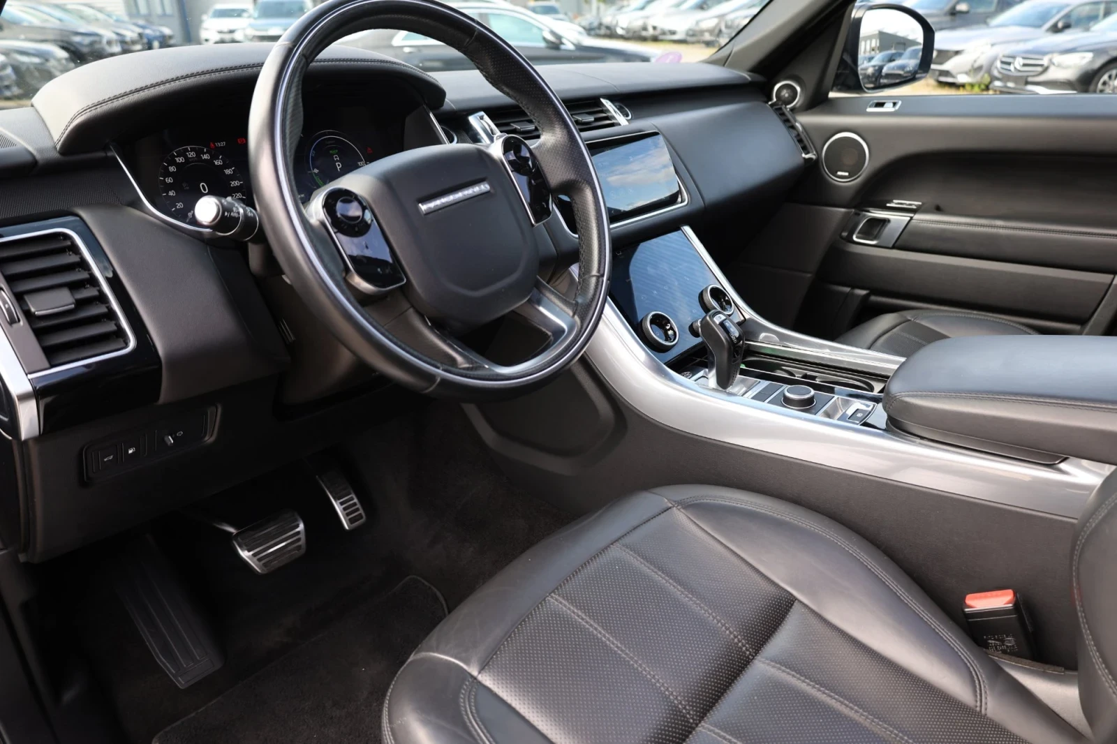 Land Rover Range Rover Sport P400e * PANO* Lane keeping* Meridian*  - изображение 6