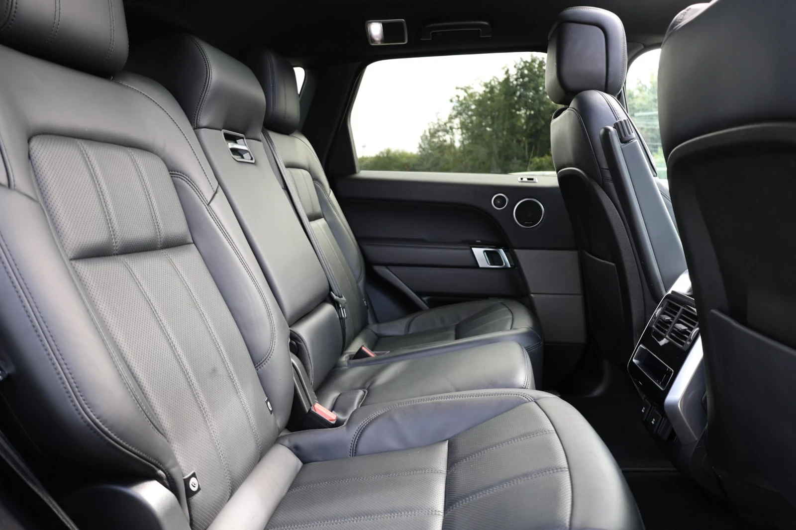 Land Rover Range Rover Sport P400e * PANO* Lane keeping* Meridian*  - изображение 5