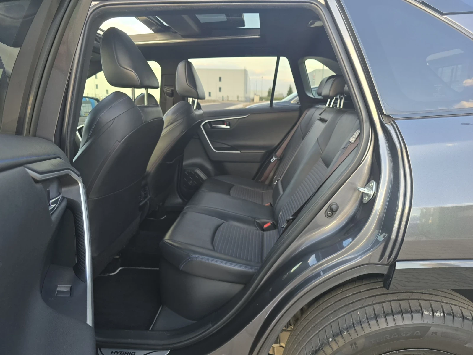 Toyota Rav4 2.5-Hybrid/Premium/LED/DISTRONIK/PANORAMA/AVTOMAT - изображение 8