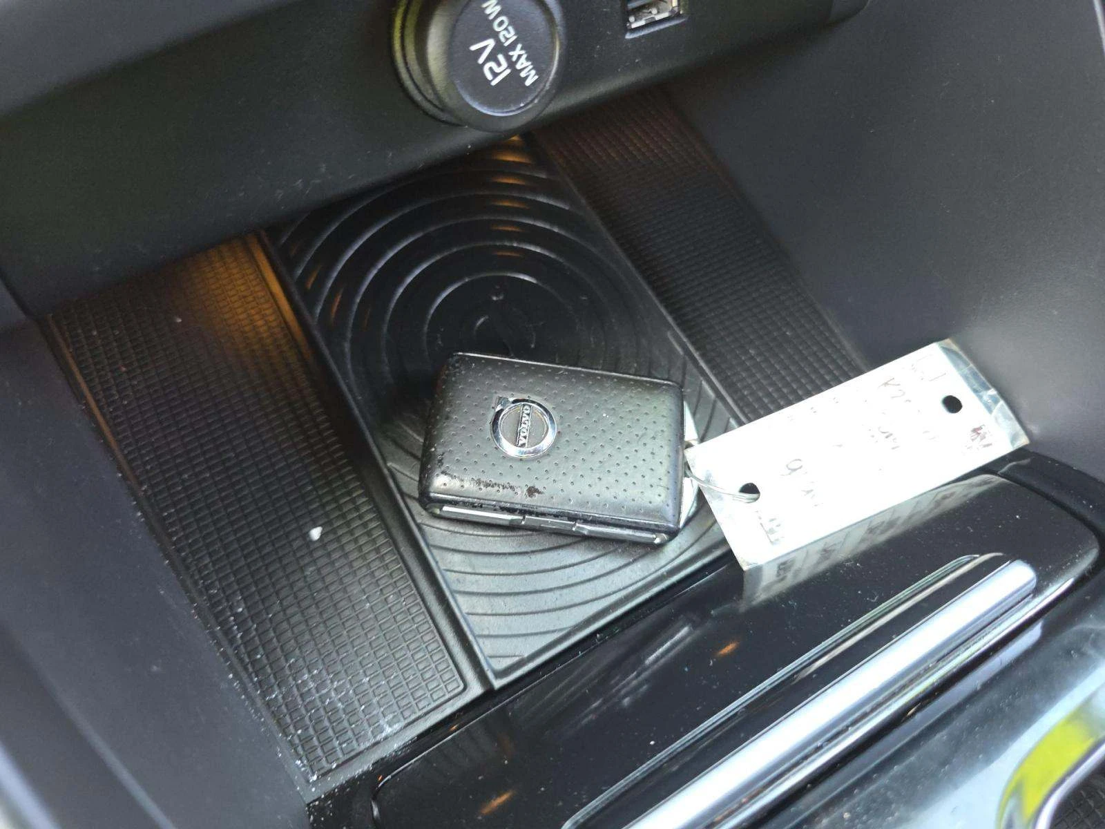 Volvo XC40 T5 R-Design, снимка 12 - Автомобили и джипове - 54017750