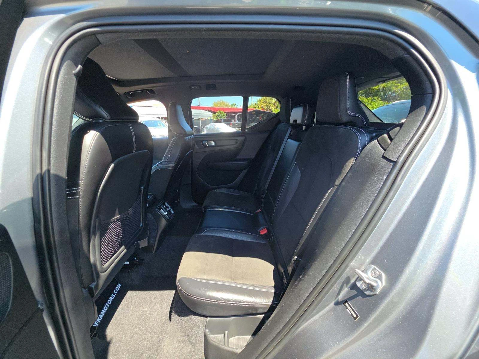 Volvo XC40 T5 R-Design, снимка 9 - Автомобили и джипове - 54017750