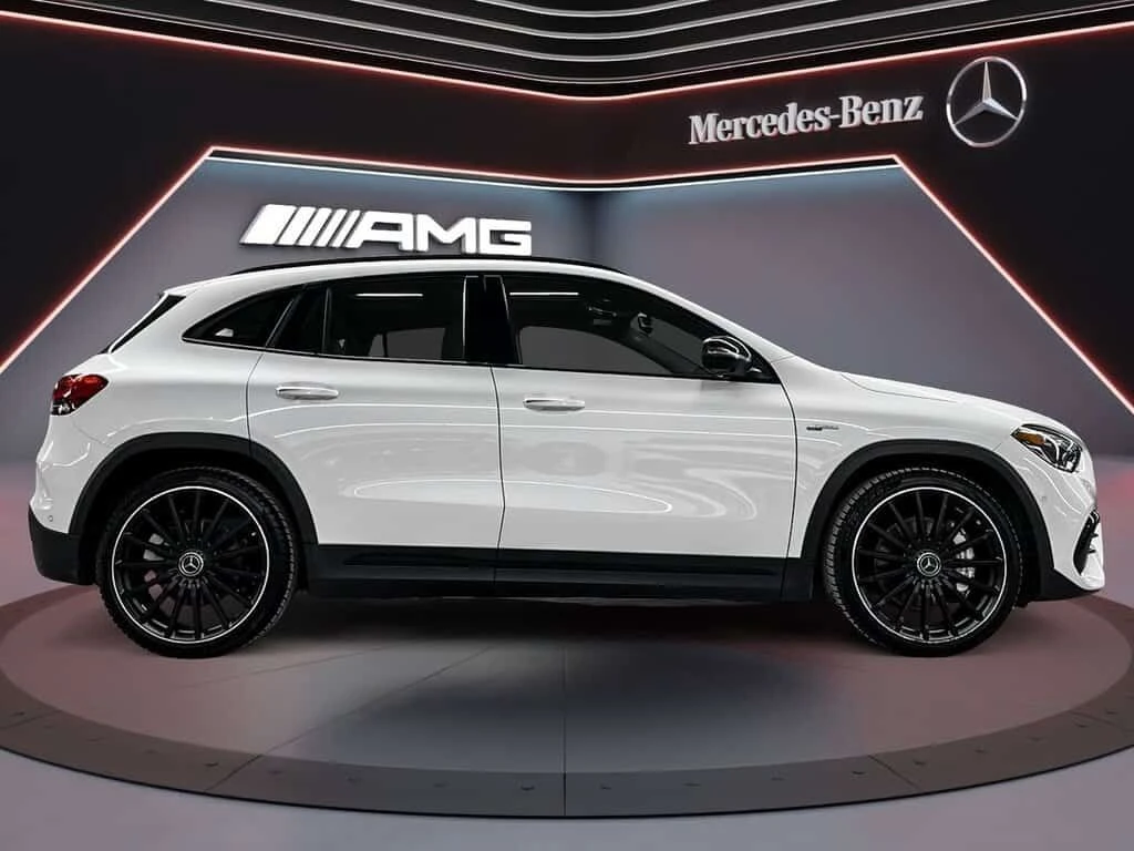 Mercedes-Benz GLA 35 AMG  / DISTRONIC / 360 / , снимка 10 - Автомобили и джипове - 54174703