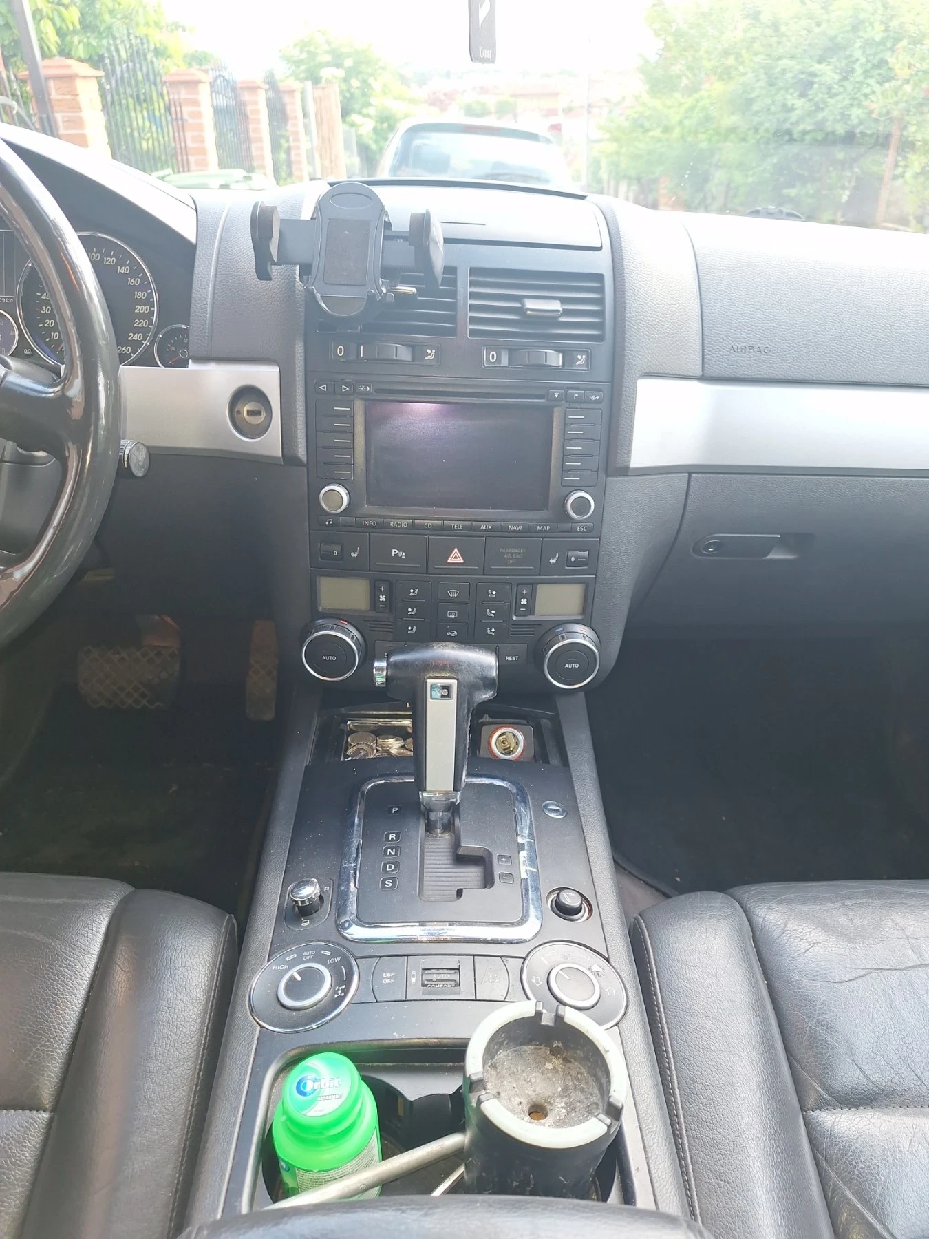 VW Touareg 3.0 TDi, снимка 2 - Автомобили и джипове - 54207899