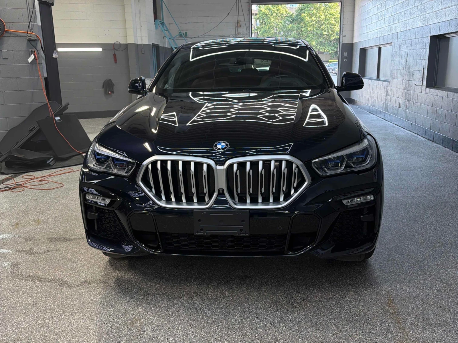 BMW X6 40Xi* M-Pack* Distronic* Soft Close* Digital key, снимка 2 - Автомобили и джипове - 55338587