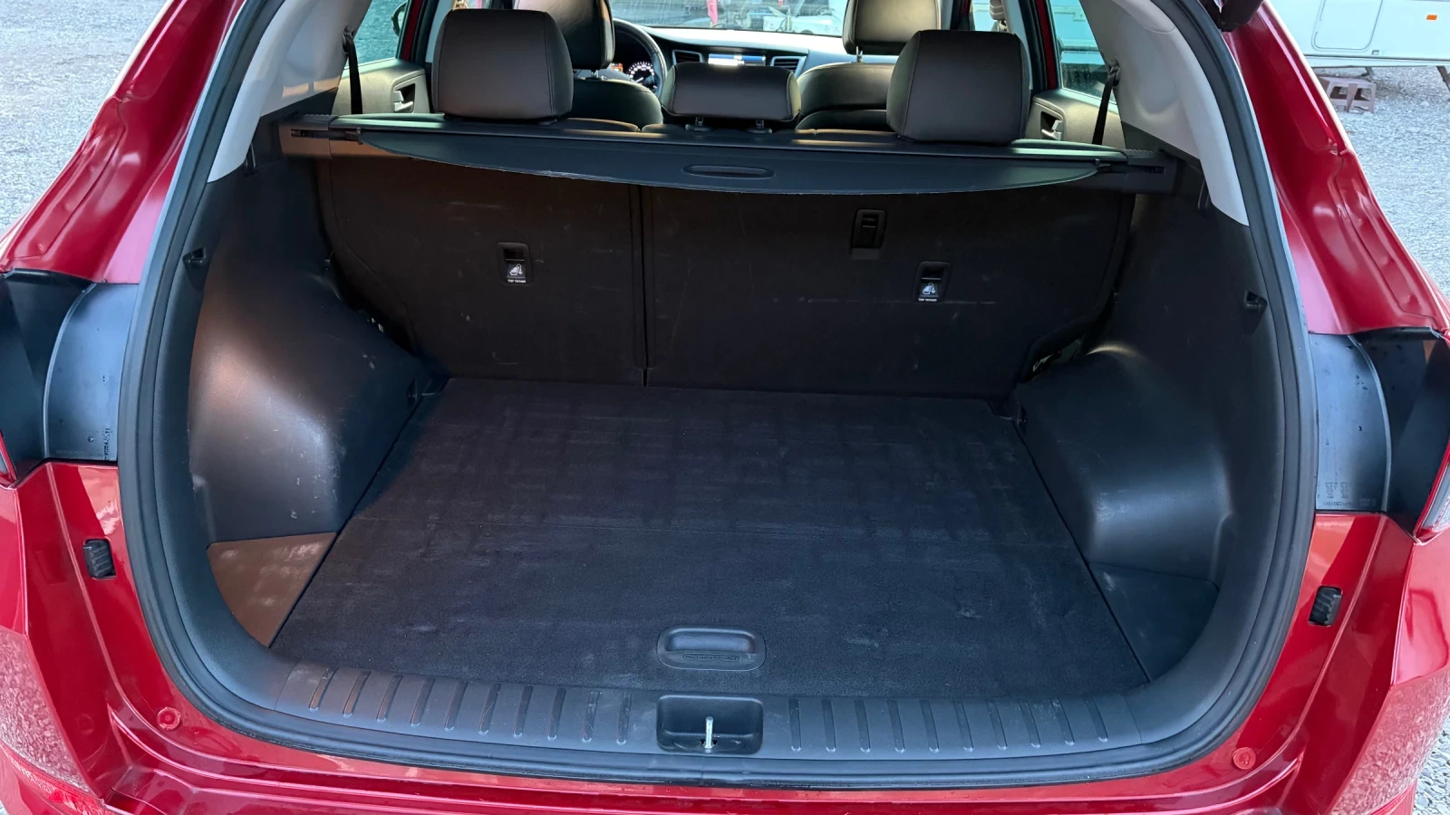 Hyundai Tucson 1.6i* 177hp* 4x4* full* Швейцария, снимка 16 - Автомобили и джипове - 55577157