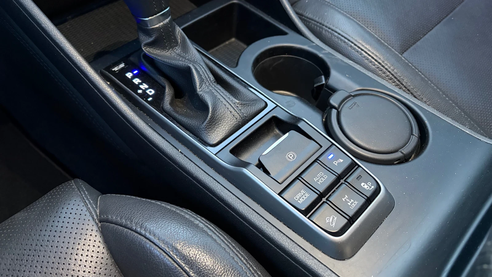 Hyundai Tucson 1.6i* 177hp* 4x4* full* Швейцария, снимка 13 - Автомобили и джипове - 55577157