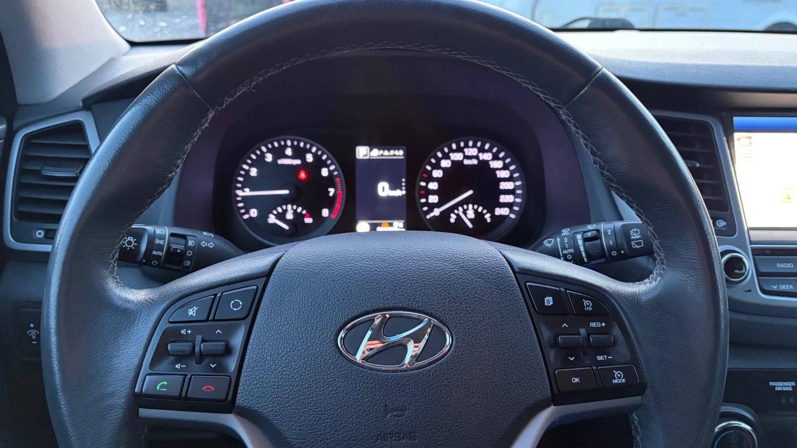 Hyundai Tucson 1.6i* 177hp* 4x4* full* Швейцария, снимка 12 - Автомобили и джипове - 55577157