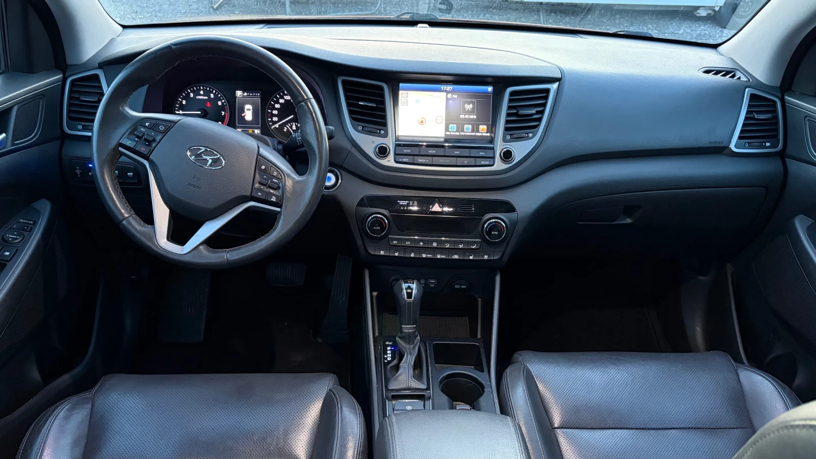 Hyundai Tucson 1.6i* 177hp* 4x4* full* Швейцария, снимка 9 - Автомобили и джипове - 55577157