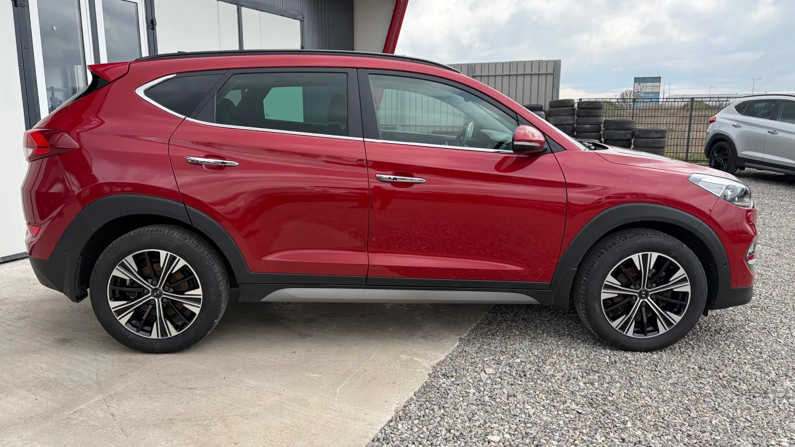 Hyundai Tucson 1.6i* 177hp* 4x4* full* Швейцария, снимка 4 - Автомобили и джипове - 55577157