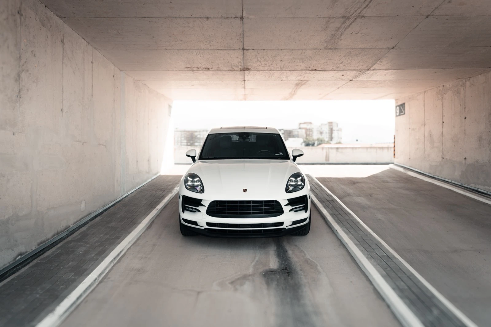 Porsche Macan, снимка 2 - Автомобили и джипове - 56008243