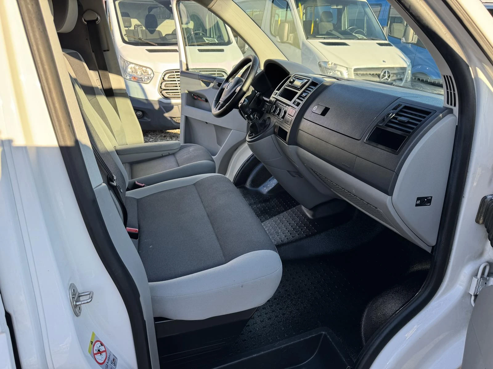 VW Transporter ХЛАДИЛЕН+ КЛИМА - изображение 7