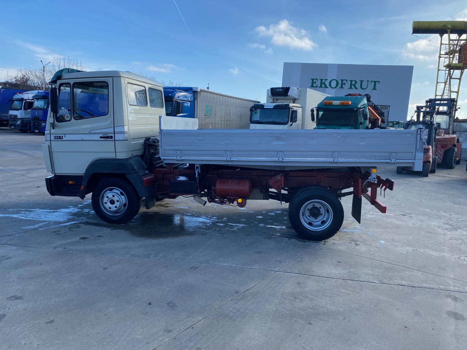 Mercedes-Benz 814 ТОП!!!Реални километри, тристранно разтоварване - изображение 3