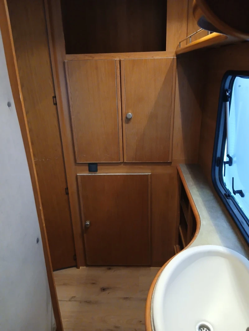 Каравана Dethleffs Exclusive , снимка 11 - Каравани и кемпери - 52270105