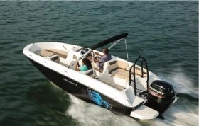 Моторна яхта Bayliner E18, снимка 1