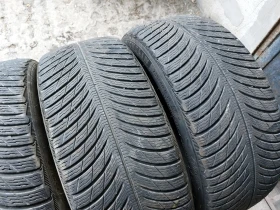 Гуми Зимни 235/40R19, снимка 3