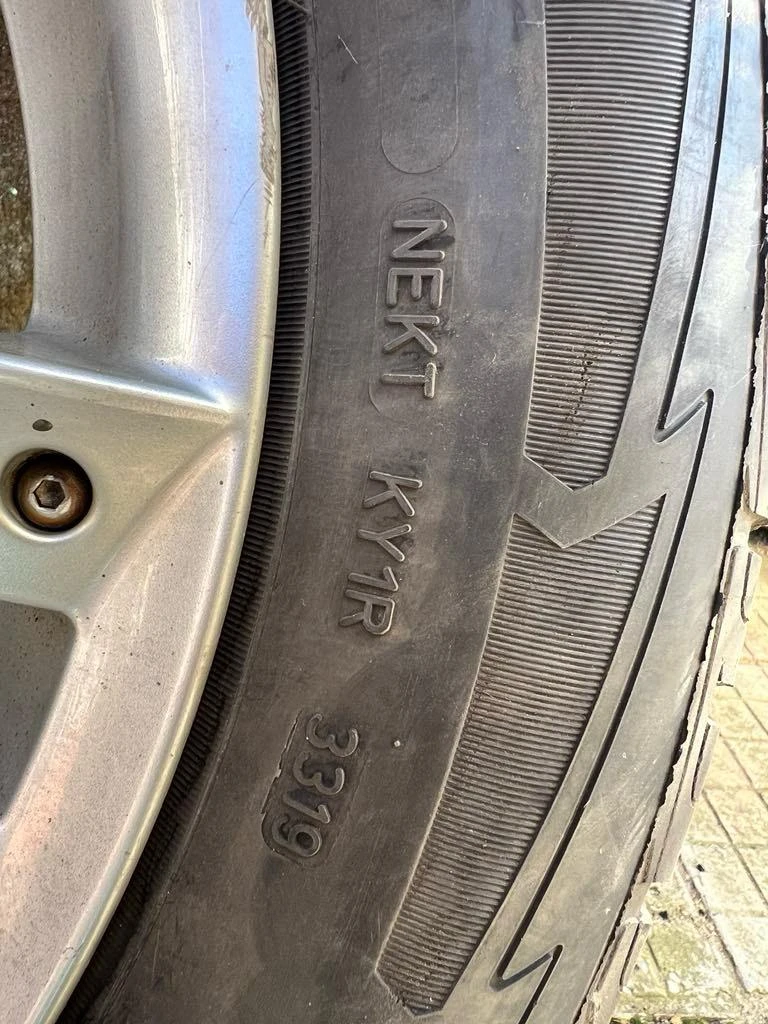 Гуми с джанти Goodyear 215/60R17, снимка 3 - Гуми и джанти - 47801129