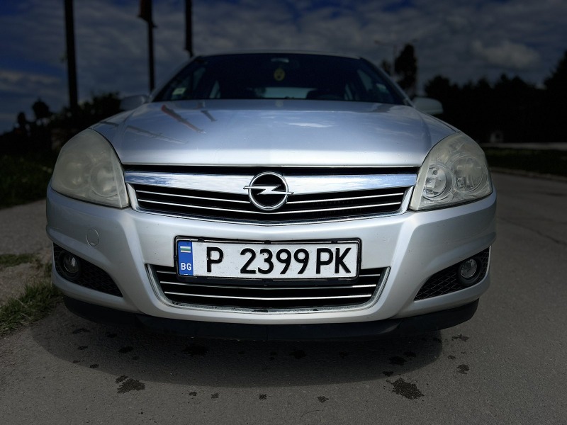Opel Astra, снимка 1 - Автомобили и джипове - 46351834