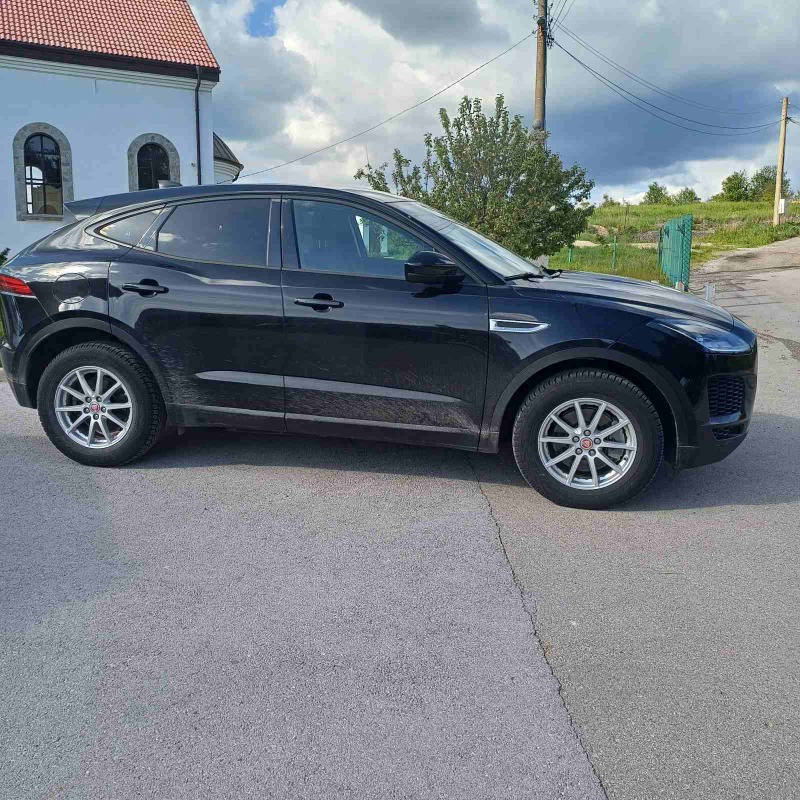 Jaguar E-pace, снимка 11 - Автомобили и джипове - 46260433