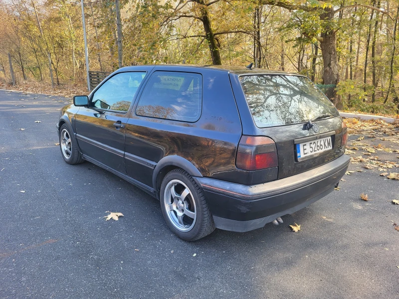 VW Golf, снимка 4 - Автомобили и джипове - 47960093