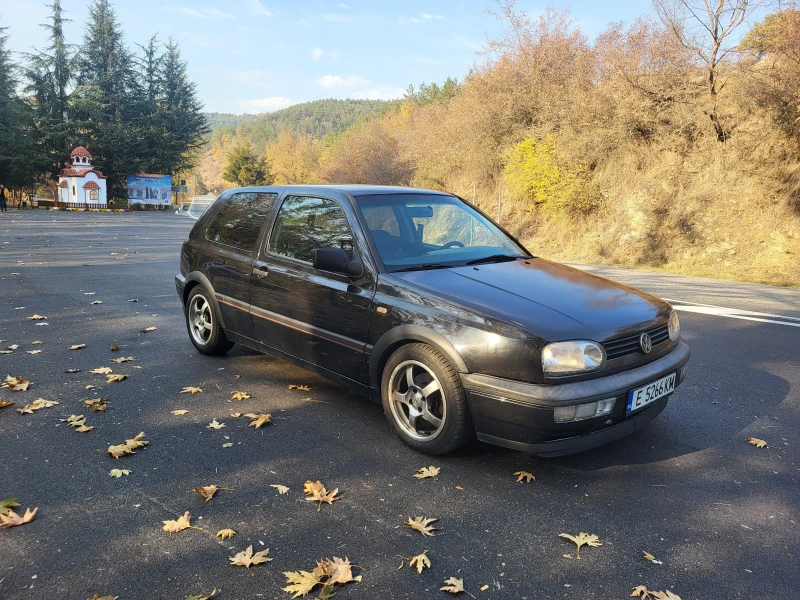 VW Golf, снимка 1 - Автомобили и джипове - 47960093