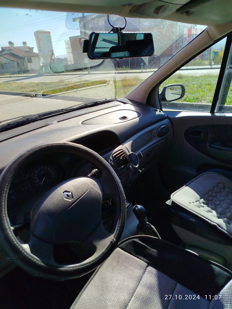 Renault Scenic, снимка 11 - Автомобили и джипове - 48056090