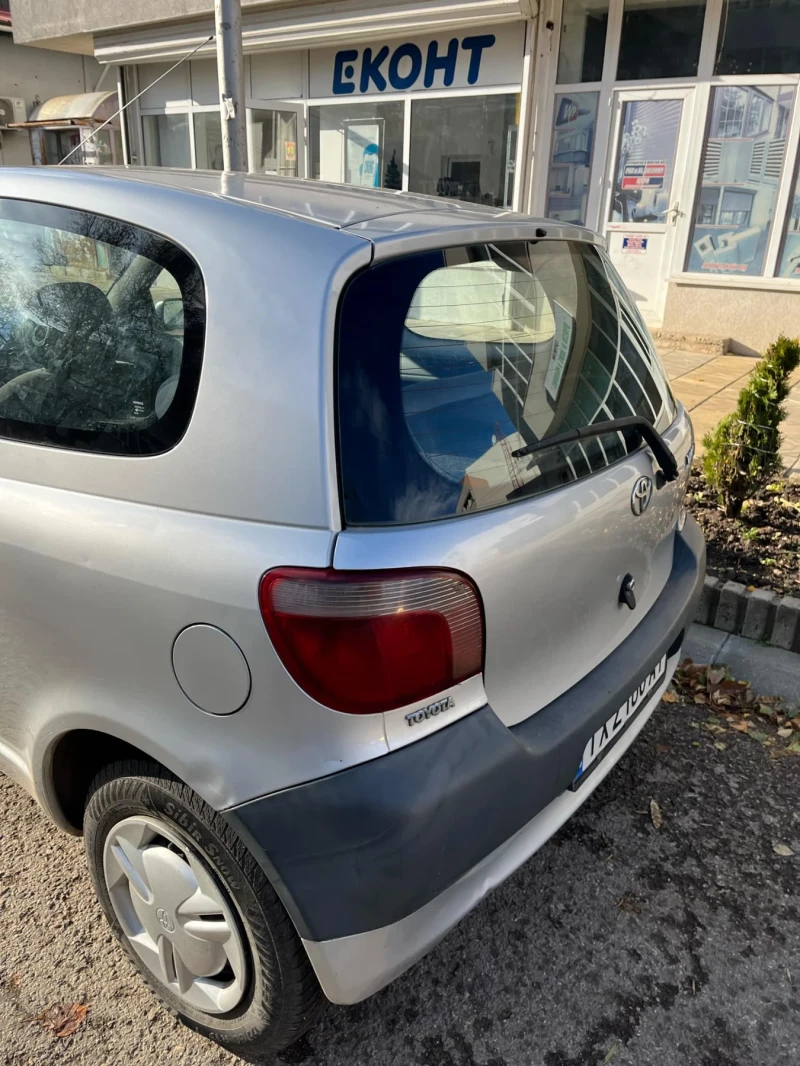 Toyota Yaris 1.0, снимка 5 - Автомобили и джипове - 48118181