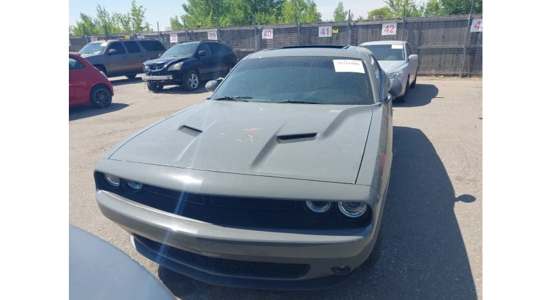 Dodge Challenger, снимка 2 - Автомобили и джипове - 48717810