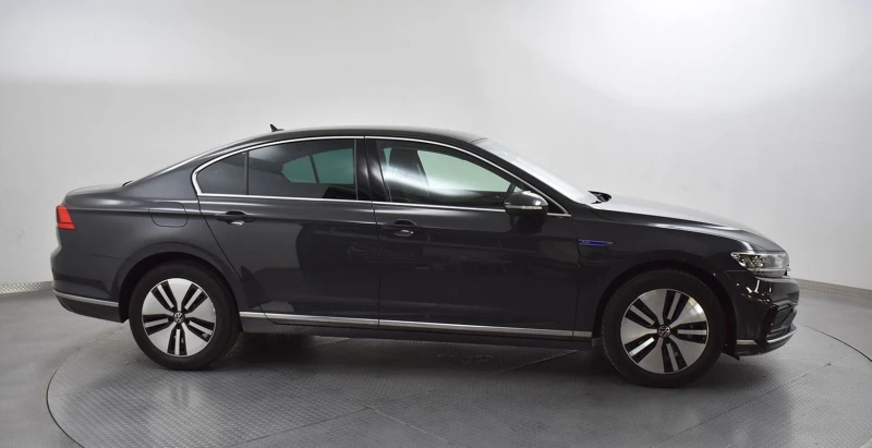 VW Passat 1.4 TSI DSG GTE HYBRID+ Garancia+ BUSINESS PREMIUM, снимка 3 - Автомобили и джипове - 49275219