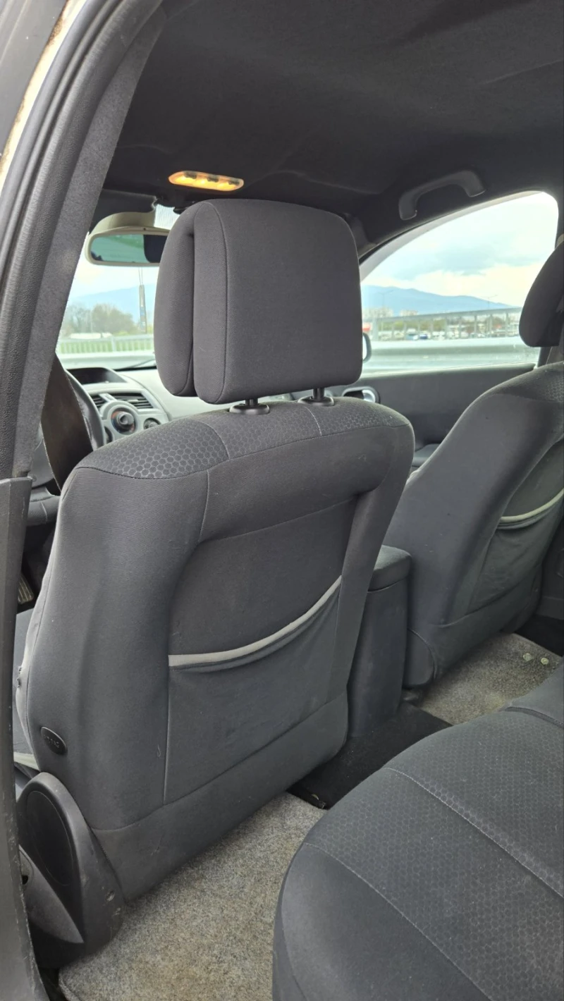 Renault Megane 1.9 dci 120 6 скорости, снимка 6 - Автомобили и джипове - 52574184