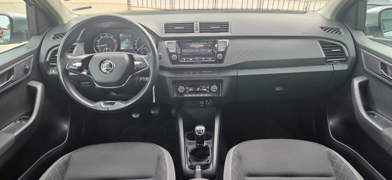Skoda Fabia ГАРАНЦИЯ 07.2026г., снимка 10 - Автомобили и джипове - 50384206