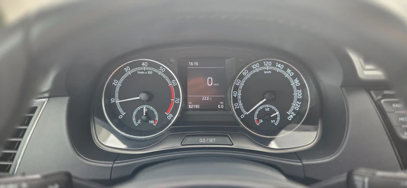 Skoda Fabia ГАРАНЦИЯ 07.2026г., снимка 12 - Автомобили и джипове - 50384206