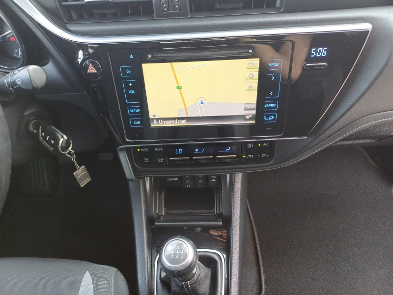 Toyota Auris 1.2 Benzin 116k.s Facelift , снимка 14 - Автомобили и джипове - 51421298