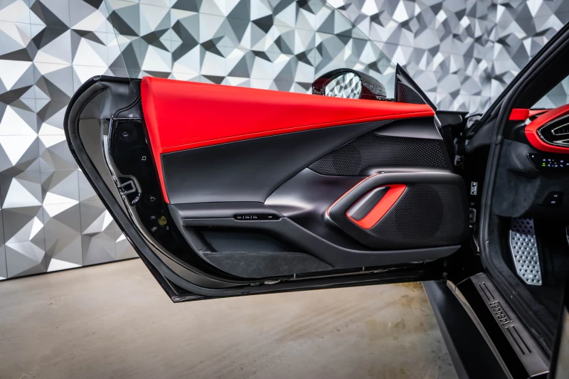 Ferrari 12 Cilindri Coupe Nero, снимка 7 - Автомобили и джипове - 53233716