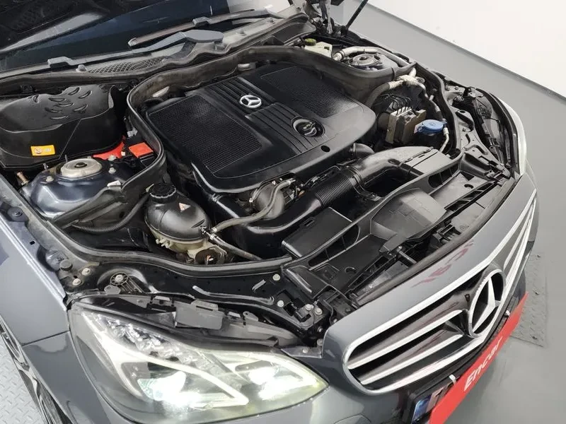 Mercedes-Benz E 220 Bluetech Avant Garde Sport - изображение 6