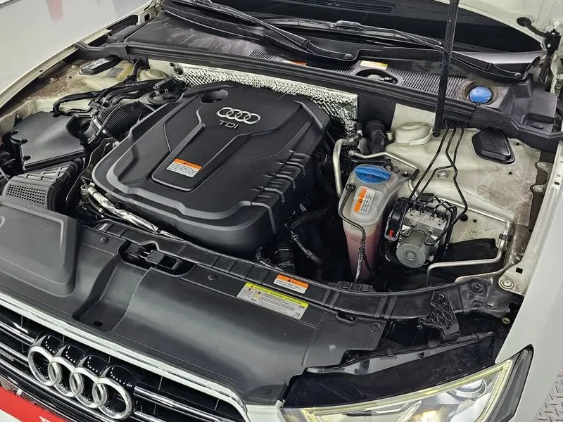 Audi A5 2.0 TDI Quattro - САМО 30% АВАНС, снимка 11 - Автомобили и джипове - 56003345