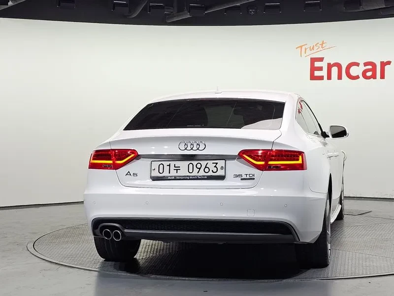 Audi A5 2.0 TDI Quattro - САМО 30% АВАНС, снимка 7 - Автомобили и джипове - 56003345