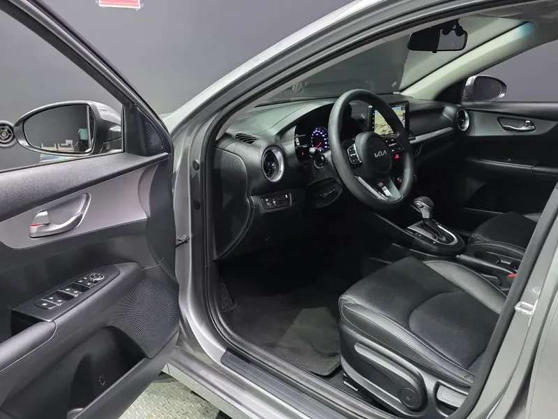 Kia K3 2Nd Generation 1.6 Trendy, снимка 10 - Автомобили и джипове - 56699114