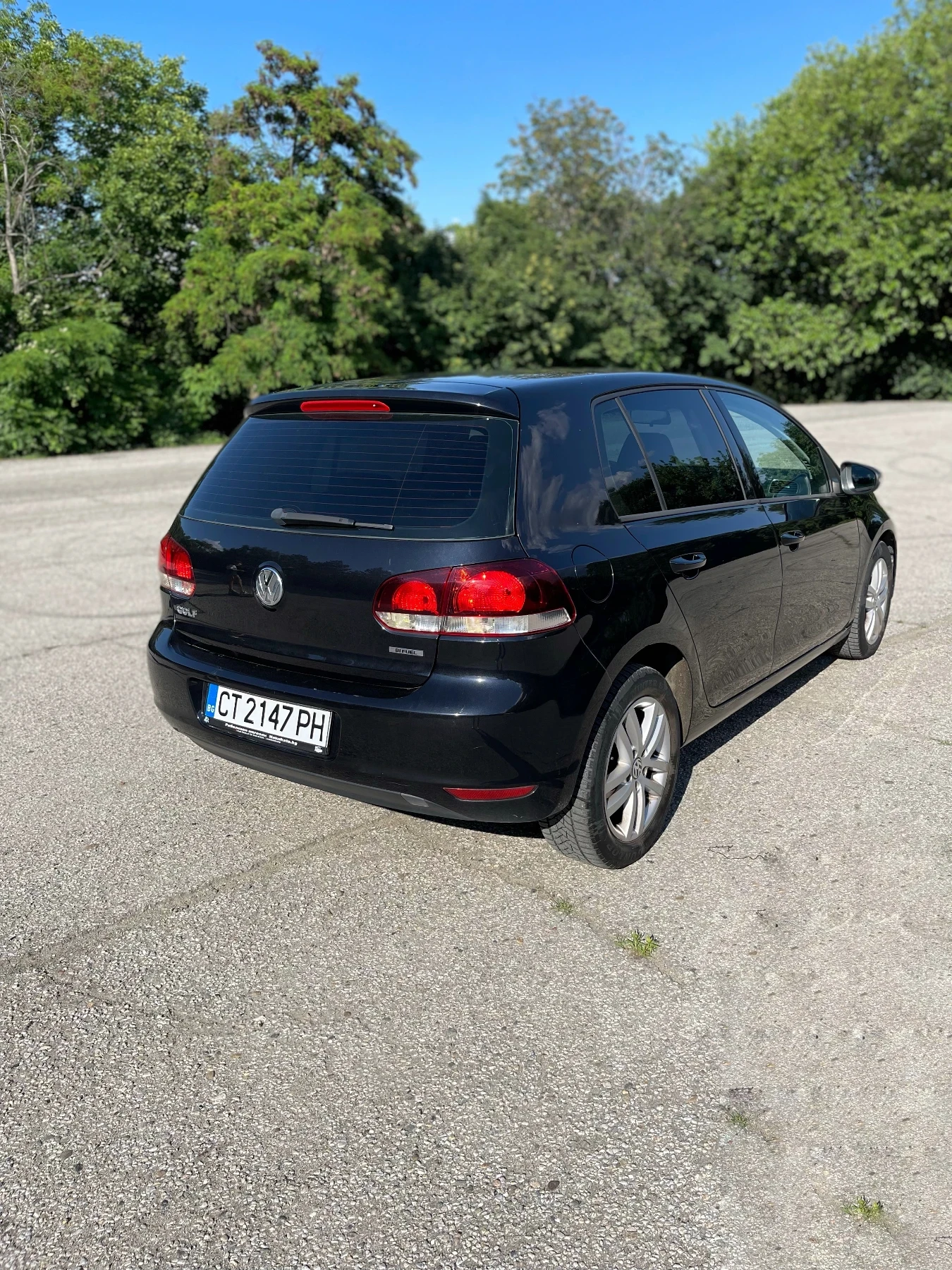 VW Golf 1.6 BiFuel ФАБРИЧНА ГАЗОВА ОБСЛУЖЕНА НАВИ - изображение 4