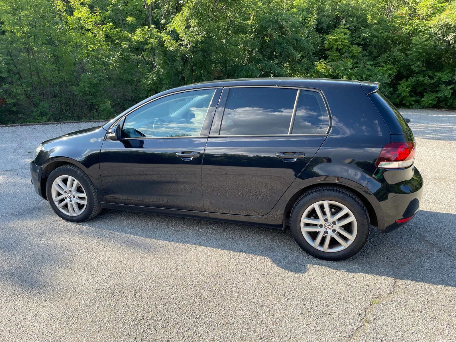 VW Golf 1.6 BiFuel ФАБРИЧНА ГАЗОВА ОБСЛУЖЕНА НАВИ - изображение 3
